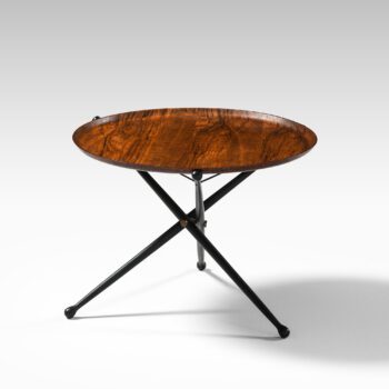 Side table in rosewood and lacquered wood at Studio Schalling