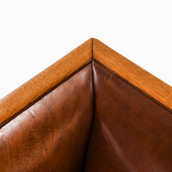 Frits Henningsen sofa in niger leather at Studio Schalling