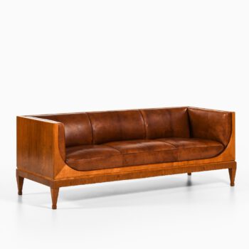 Frits Henningsen sofa in niger leather at Studio Schalling