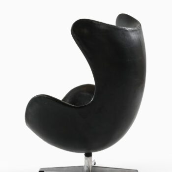 Arne Jacobsen egg chair model 3316 at Studio Schalling