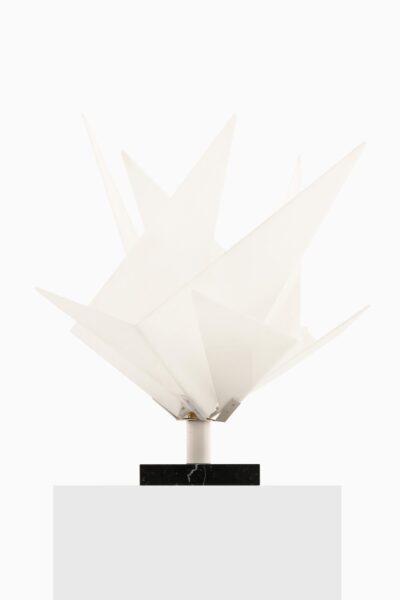 Table lamp in marble and white plastic at Studio Schalling