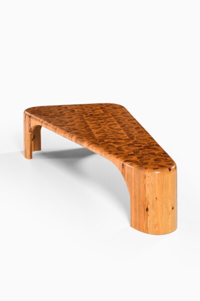 Coffee table in solid pine from the 1970's at Studio Schalling