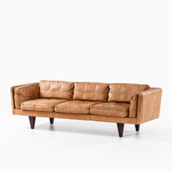 Illum Wikkelsø sofa model V11 in rosewood at Studio Schalling