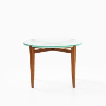 Coffee table in walnut and glass top at Studio Schalling