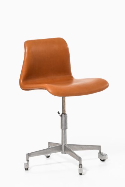 Office chair in steel and leather at Studio Schalling