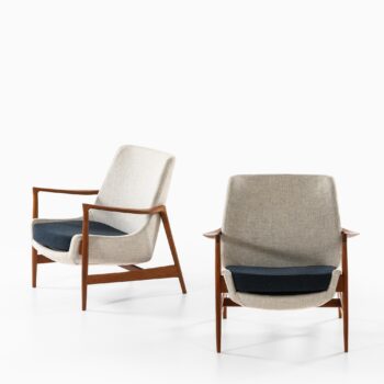 Ib Kofod-Larsen easy chairs model 4346 at Studio Schalling