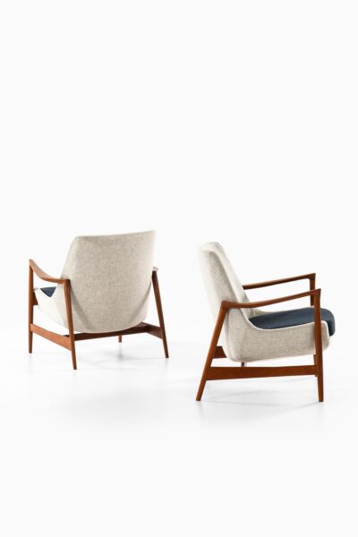 Ib Kofod-Larsen easy chairs model 4346 at Studio Schalling