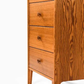 Chest of drawers in pinewood at Studio Schalling