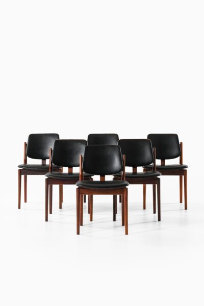 Arne Vodder dining chairs in rosewood at Studio Schalling