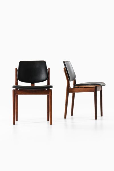 Arne Vodder dining chairs in rosewood at Studio Schalling