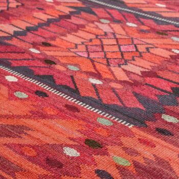 Barbro Nilsson carpet Nejlikan röd at Studio Schalling