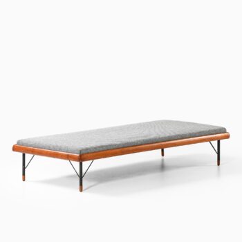 Erik Buck daybed by Knud Juul-Hansen at Studio Schalling