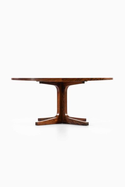 Dining table in rosewood by Dyrlund at Studio Schalling