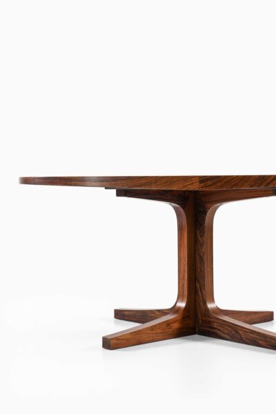 Dining table in rosewood by Dyrlund at Studio Schalling