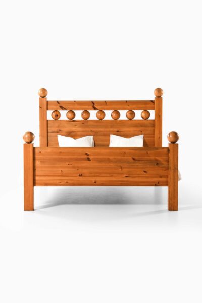 Double bed in pine at Studio Schalling