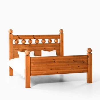 Double bed in pine at Studio Schalling