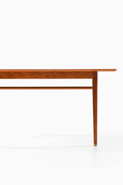 Axel Larsson desk by Hantverket at Studio Schalling