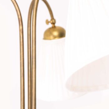 Floor lamp in brass by unknown designer at Studio Schalling