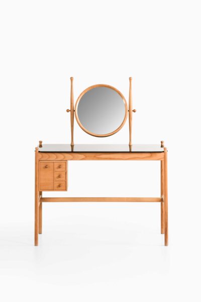 Vanity in ash and glass by Fröseke at Studio Schalling