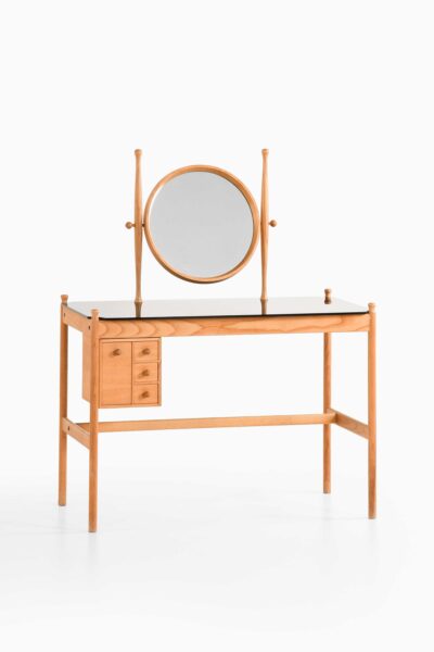 Vanity in ash and glass by Fröseke at Studio Schalling